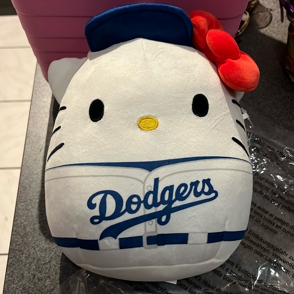 2025 Limited Edition Dodgers Hello Kitty Plush Squishmallow